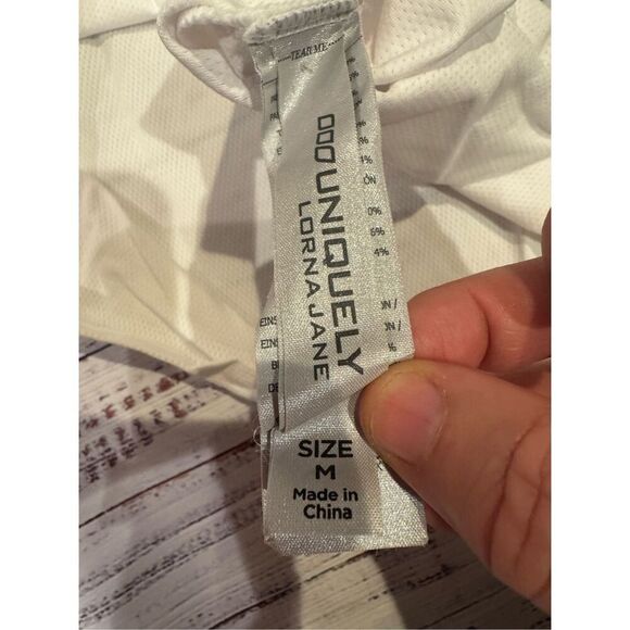 Lorna Jane Raya Excel mesh tshirt size medium white EUC - Picture 4 of 5
